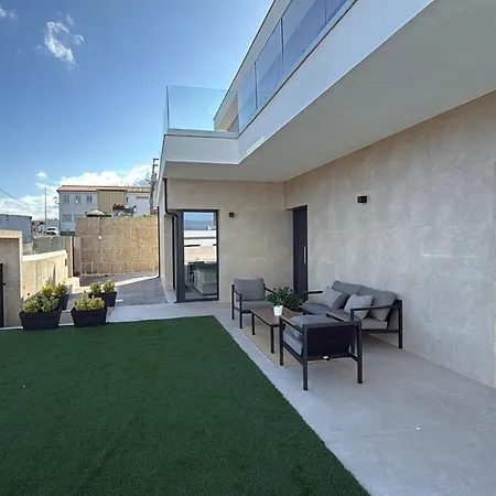 Villa Infinity 27 *